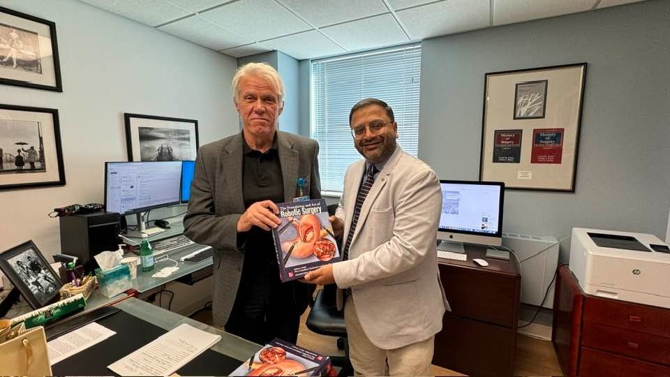 Read more about the article Honor to meet my mentor in Robotic Surgery Prof. Giulianotti at University of Illinois at Chicago