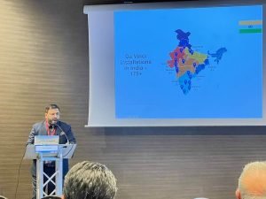 Read more about the article Robotic Surgery : Gems & Hints from the Worldwide Experts – Dr. Vivek Bindal